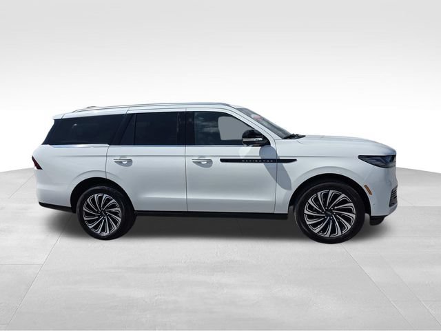 Certified 2025 Lincoln Navigator Black Label AWD/4WD image 2