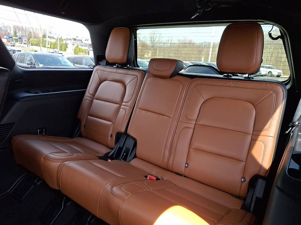 Used 2019 Lincoln Navigator Reserve image 10