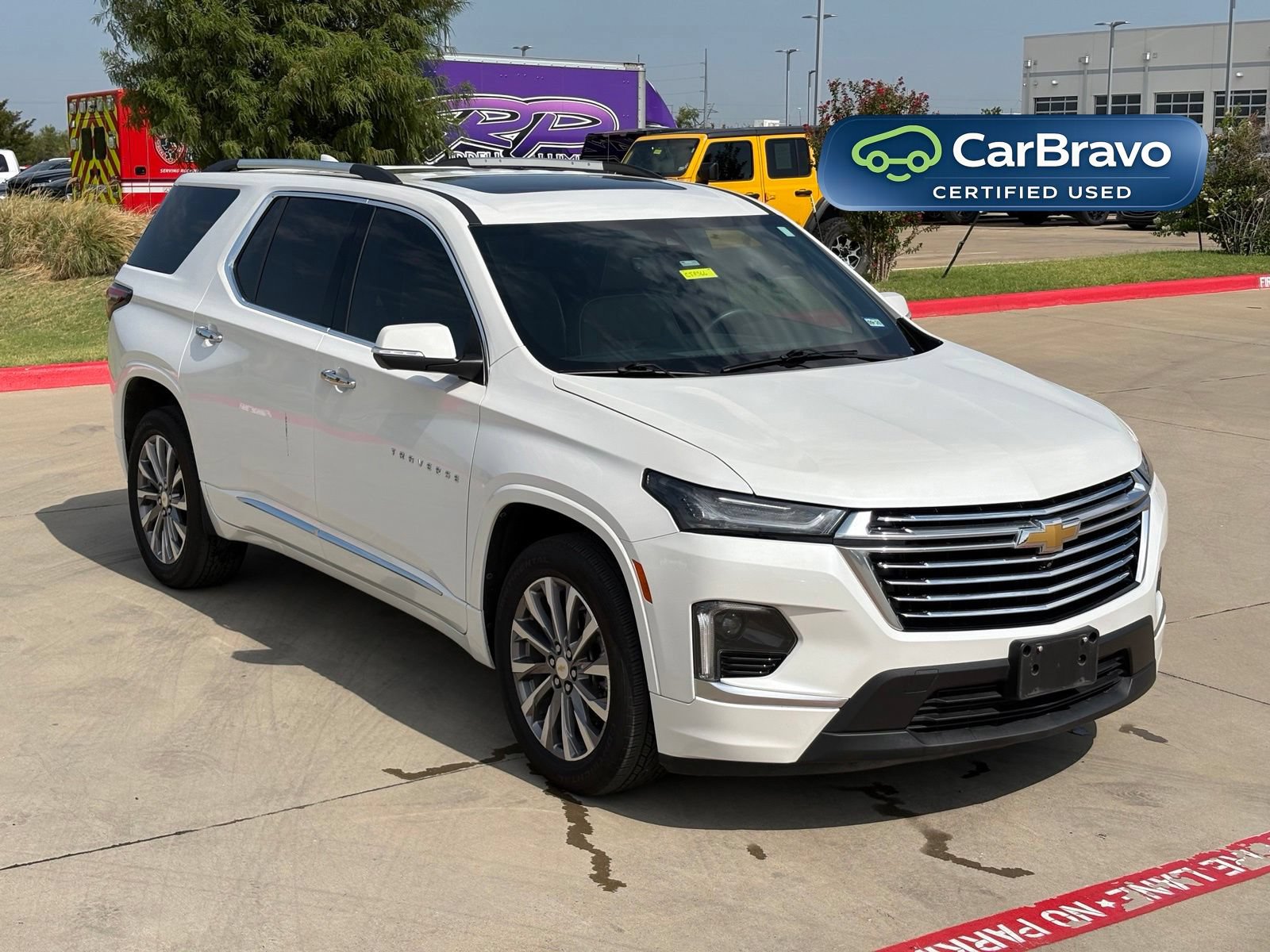 Used 2023 Chevrolet Traverse Premier FWD image 11