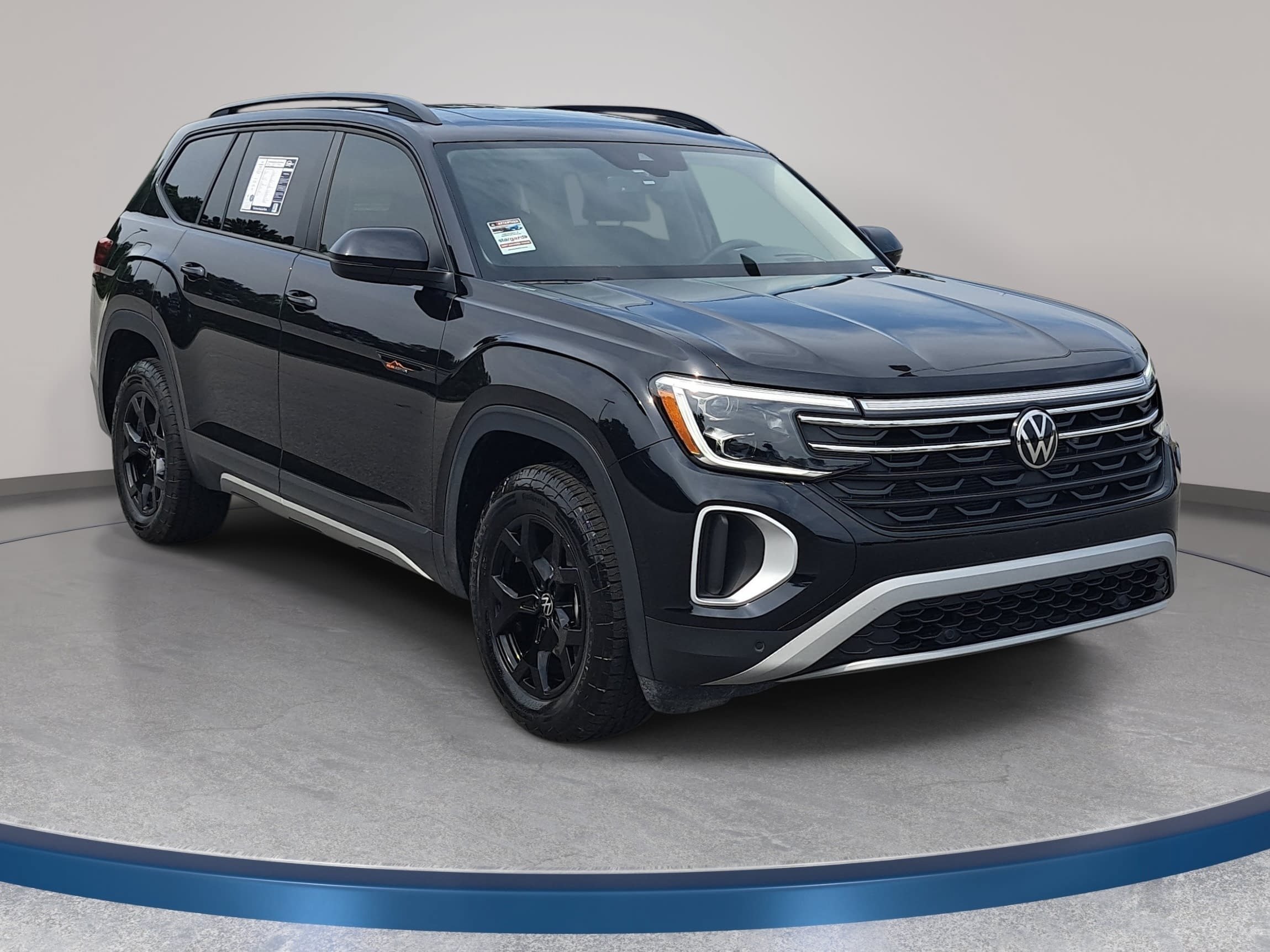 Used 2024 Volkswagen Atlas Peak Edition SEL AWD/4WD image 3