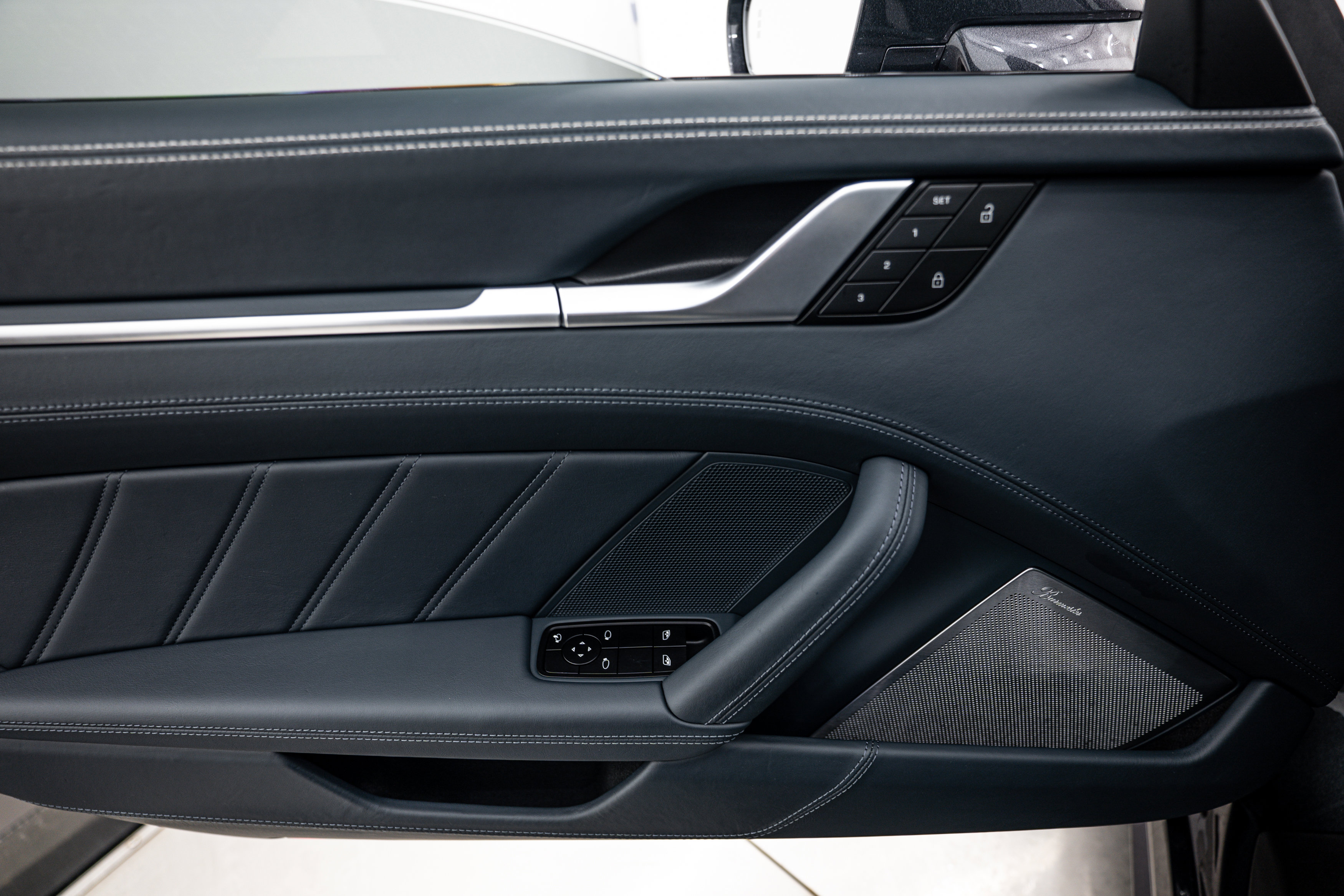 Certified 2022 Porsche 911 Turbo S AWD/4WD image 21