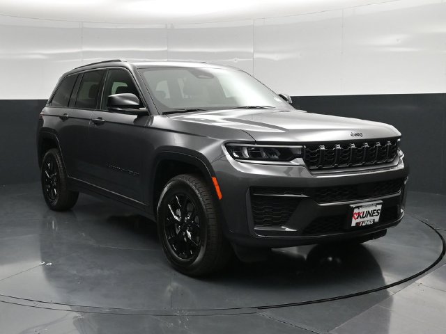 New 2026 Jeep Grand Cherokee Altitude AWD/4WD image 4