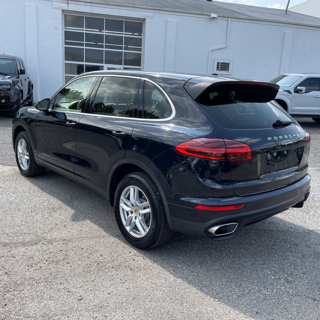 Used 2016 Porsche Cayenne AWD/4WD image 4