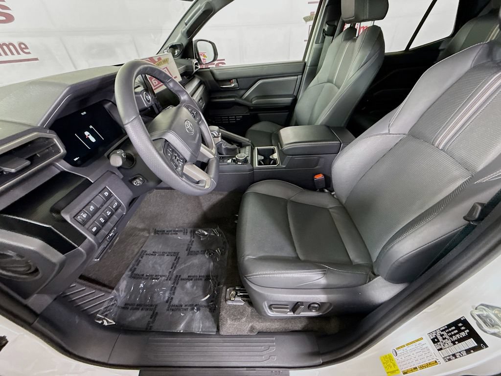Certified 2025 Toyota 4Runner Limited AWD/4WD image 26
