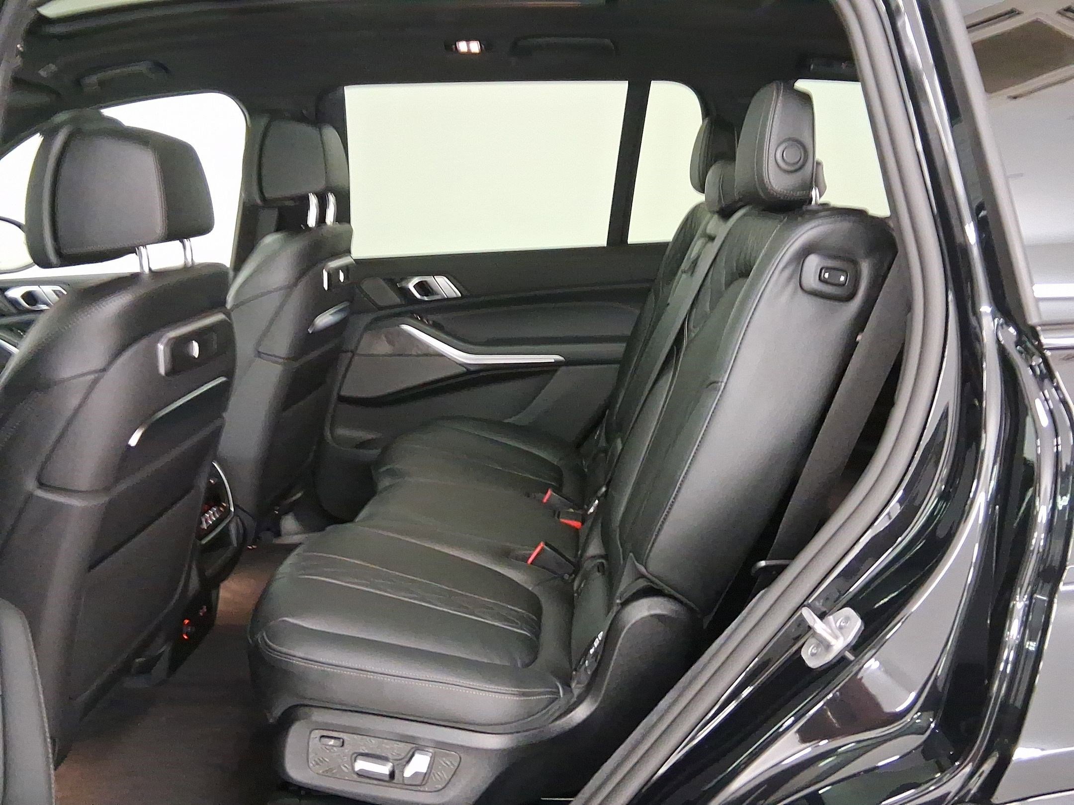 New 2026 BMW X7 M60i image 13