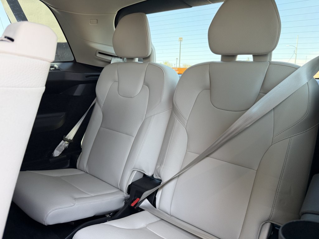 Used 2023 Volvo XC90 T8 Plus w/ Protection Package Premier AWD/4WD image 38