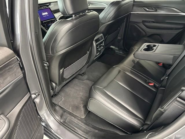 Used 2025 Jeep Grand Cherokee Limited w/ Black Appearance Package AWD/4WD image 21