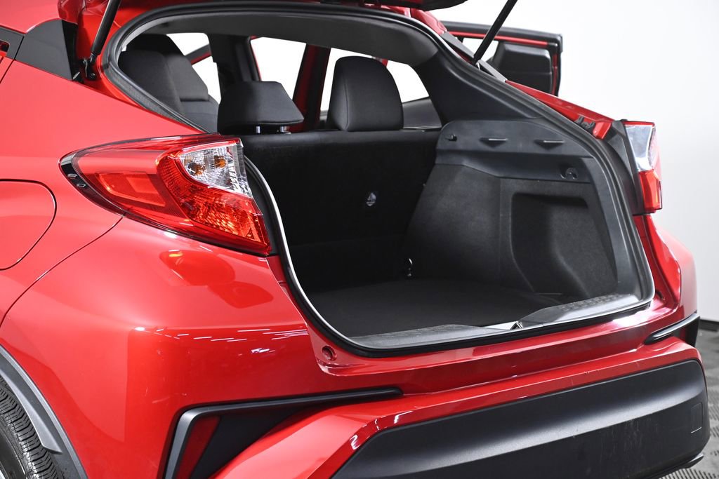 Used 2020 Toyota C-HR LE image 32
