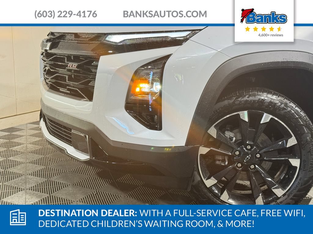 New 2026 Chevrolet Equinox RS w/ Convenience Package III AWD/4WD image 3