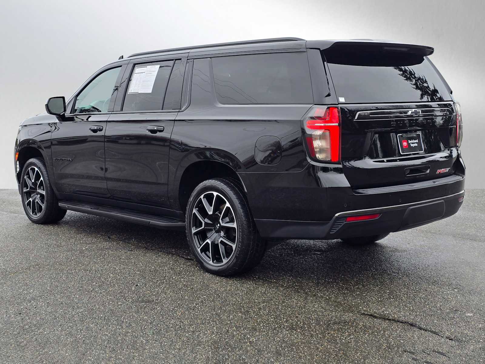 Used 2021 Chevrolet Suburban RST w/ Rear Media and Nav Package image 5