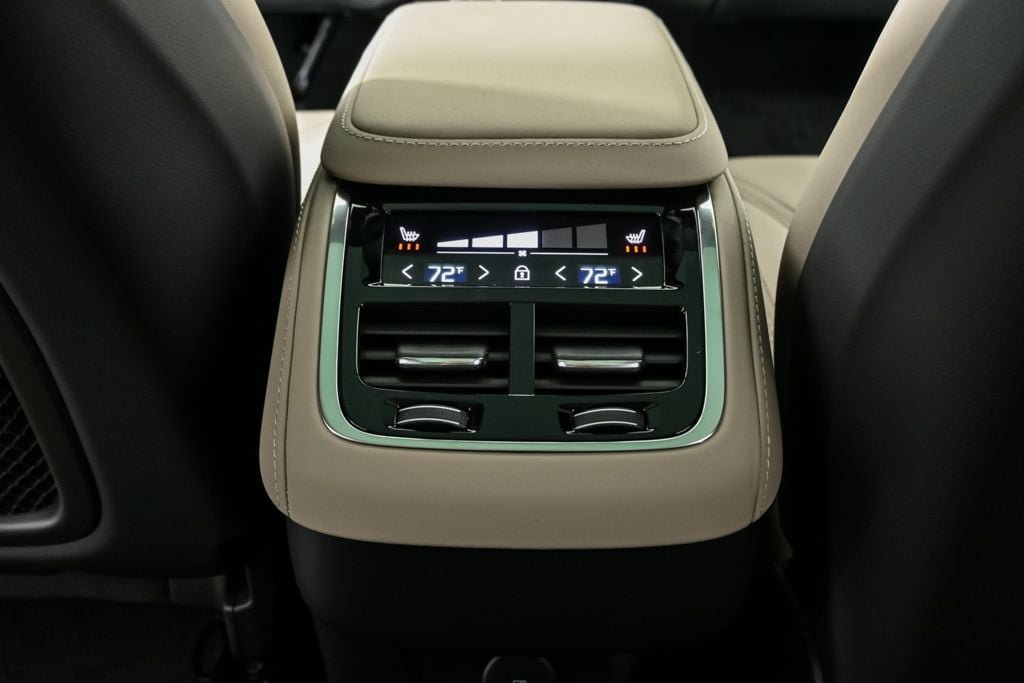 New 2026 Volvo XC90 B6 Plus w/ Protection Package Premier AWD/4WD image 20