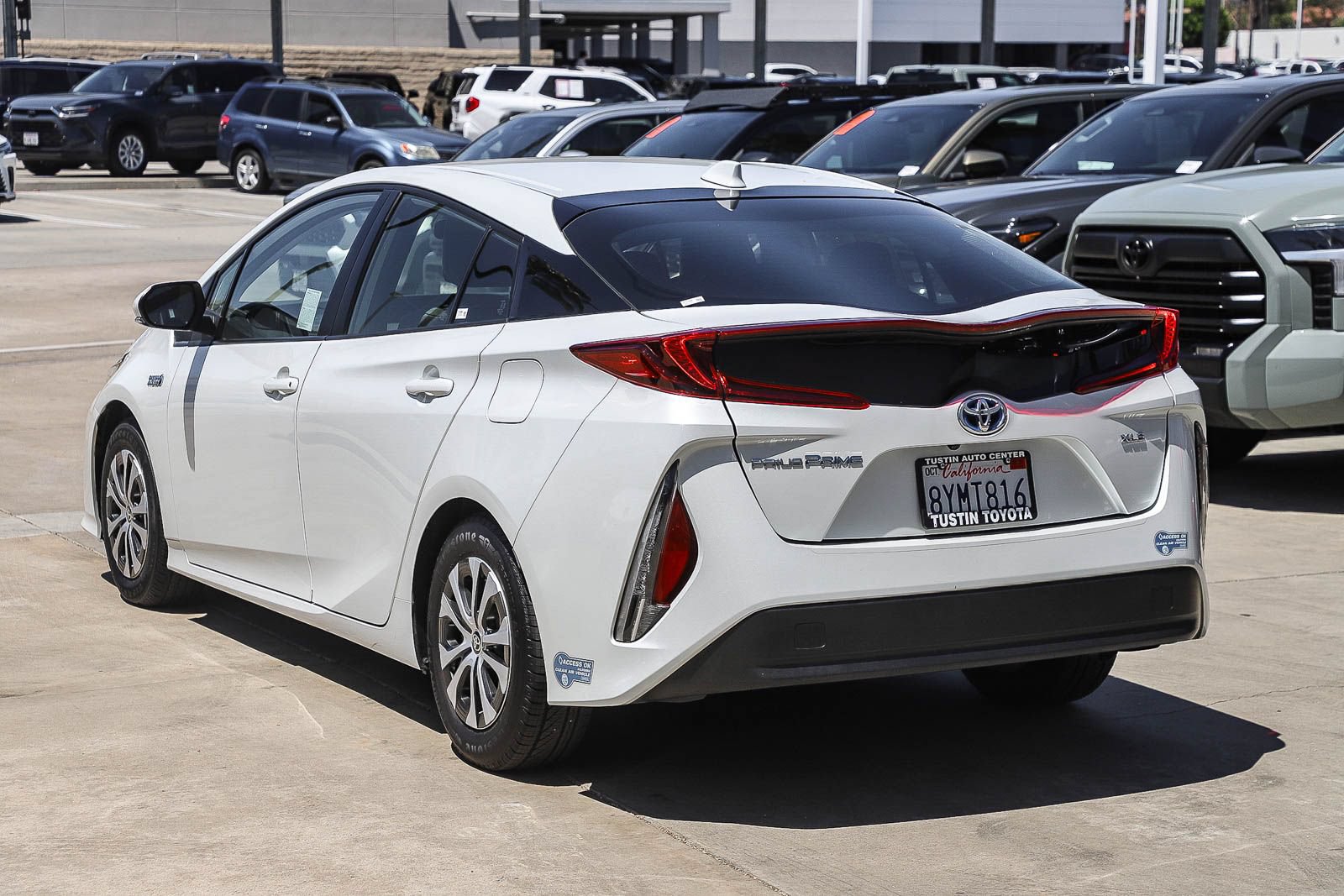 Certified 2022 Toyota Prius Prime XLE FWD image 8