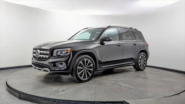 Used 2021 Mercedes-Benz GLB 250 w/ Premium Package image 2