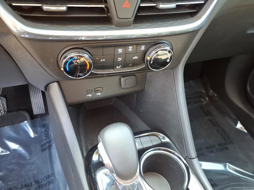 Used 2025 Buick Encore GX Preferred image 33