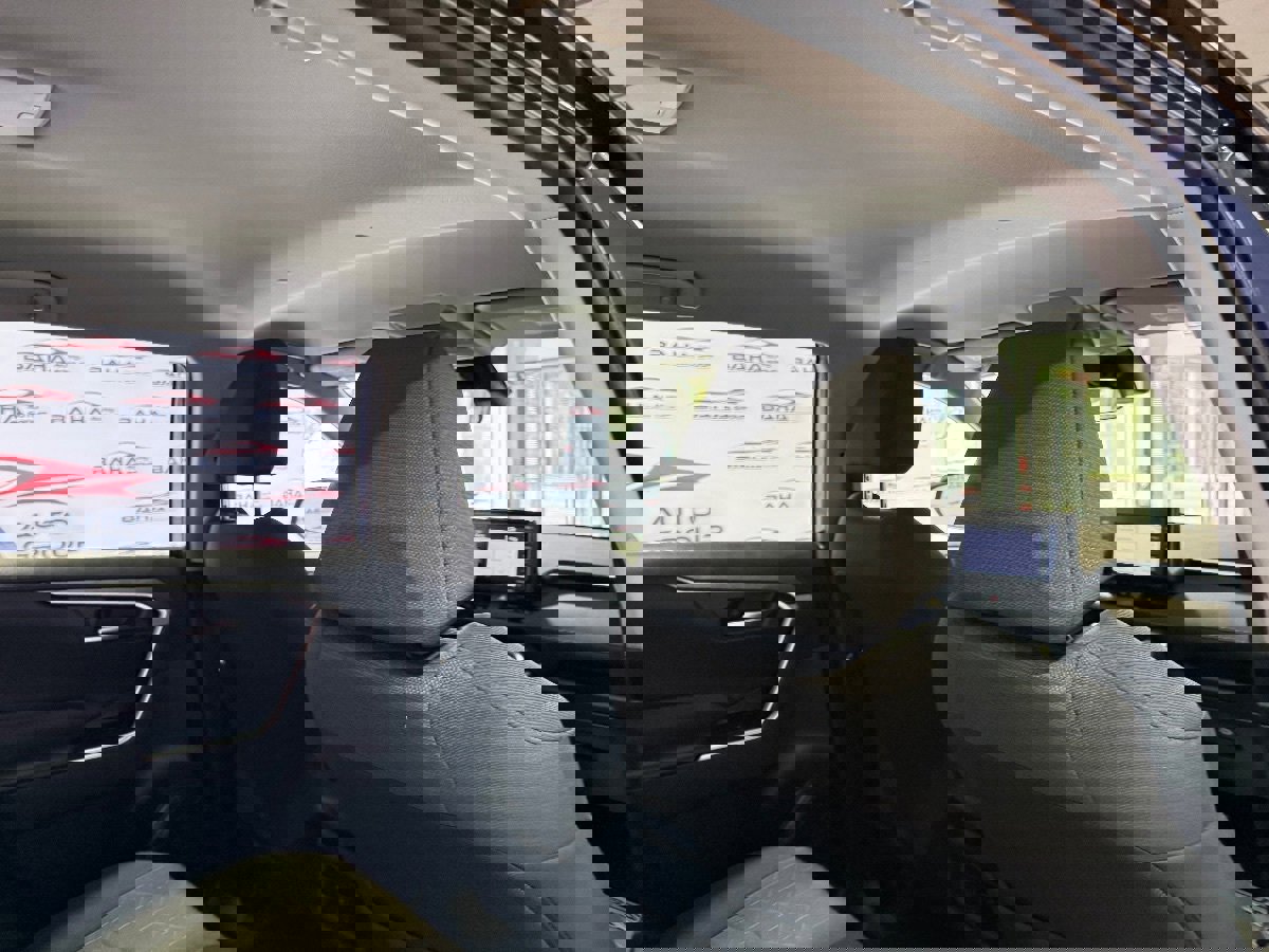 Used 2022 Toyota RAV4 XLE image 44