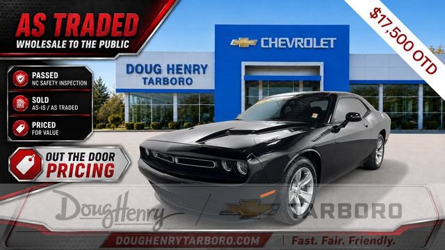 Used 2016 Dodge Challenger SXT RWD image 1