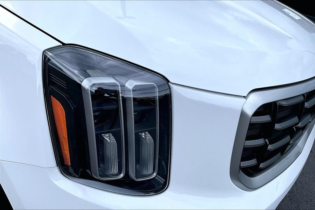 Used 2025 Kia Telluride SX w/ SX Captain's Chair Package AWD/4WD image 34