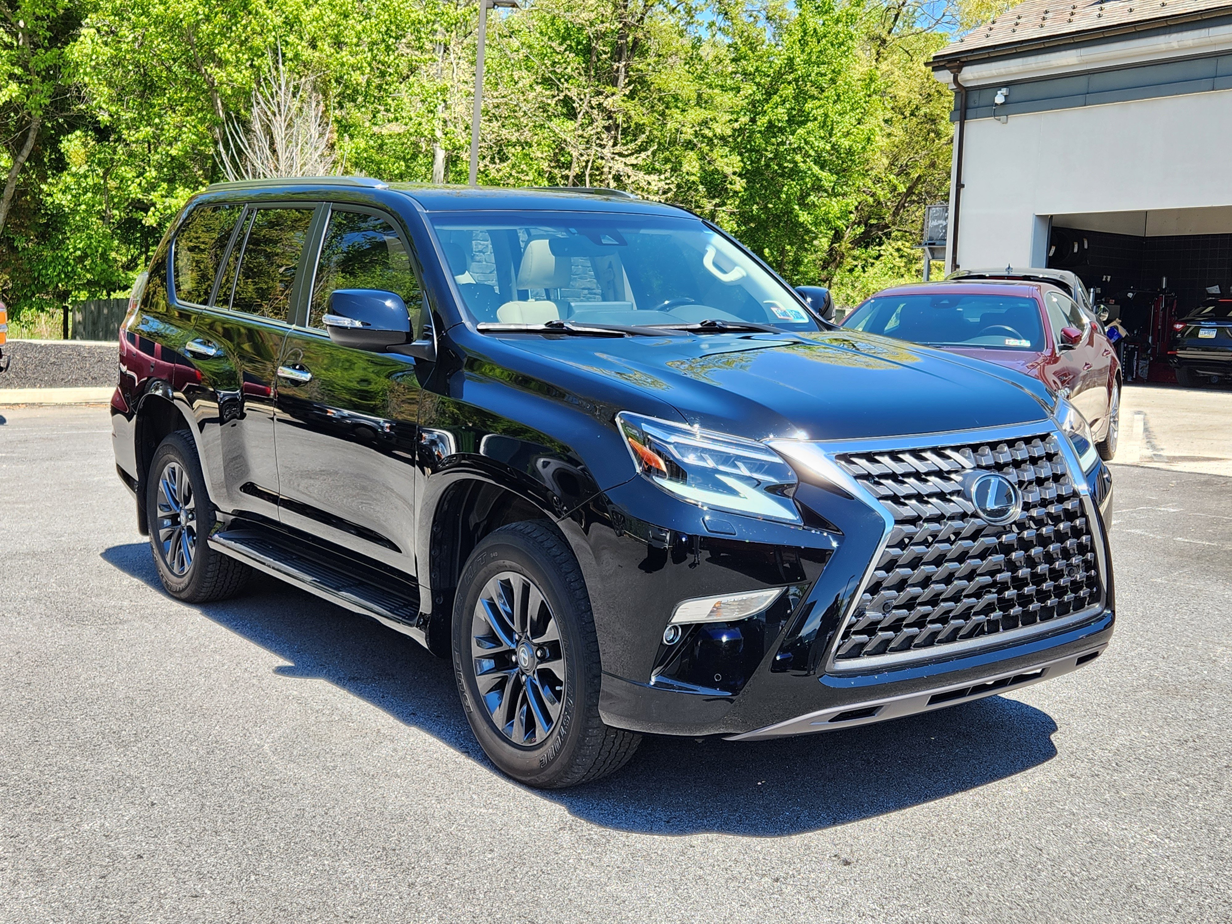 Used 2023 Lexus GX 460 Premium w/ Premium Package AWD/4WD image 2