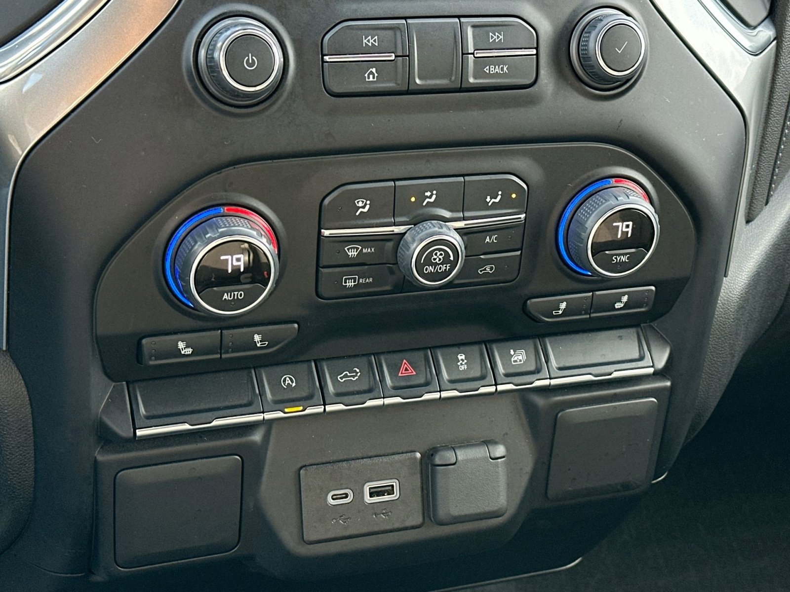 Used 2022 Chevrolet Silverado 1500 LT image 26