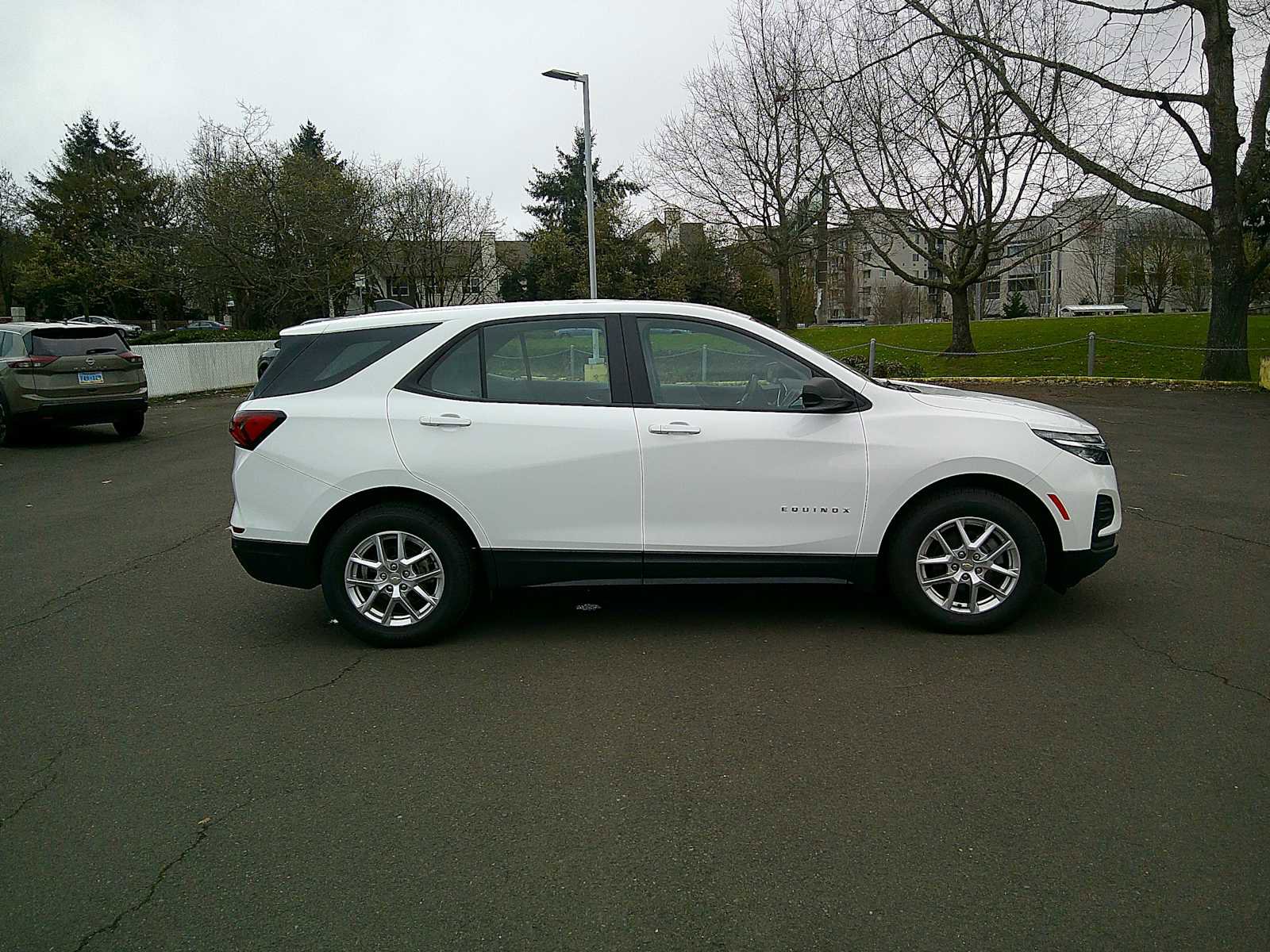 Used 2022 Chevrolet Equinox LS image 6