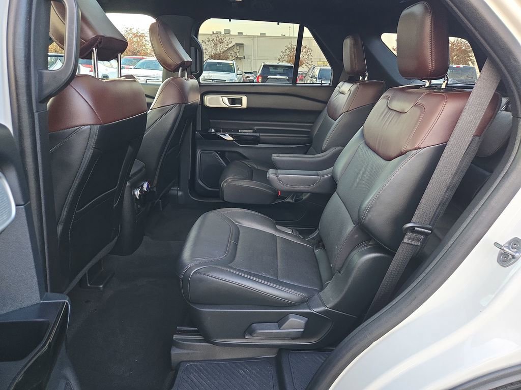Used 2022 Ford Explorer Platinum w/ Equipment Group 601A image 27