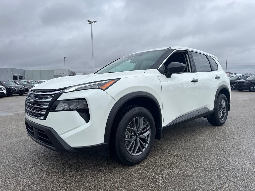 Used 2025 Nissan Rogue S image 2