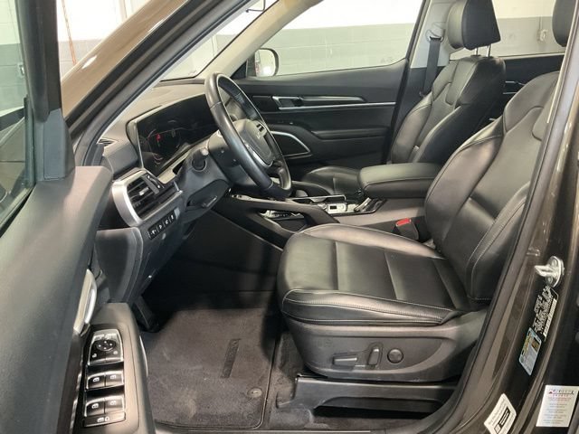 Used 2025 Kia Telluride S AWD/4WD image 19