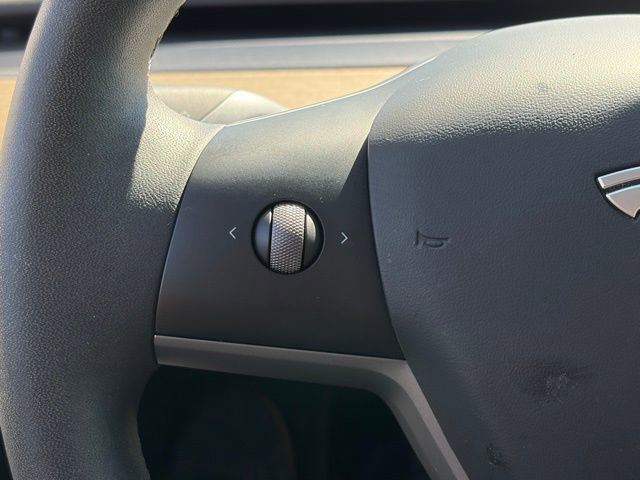 Used 2023 Tesla Model 3 Standard Range image 11
