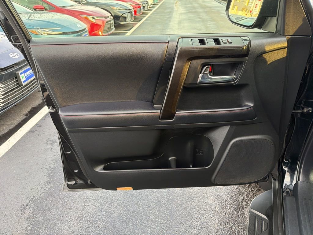 Used 2021 Toyota 4Runner Venture w/ Moonroof Package AWD/4WD image 21