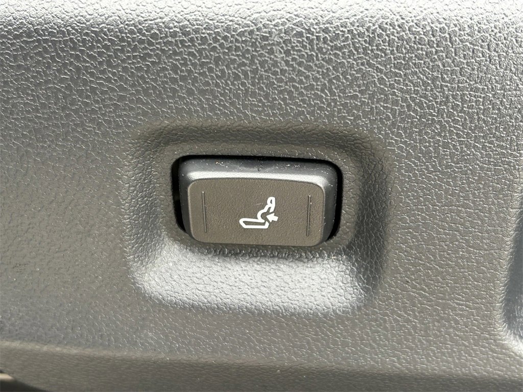 Used 2025 Toyota Tacoma TRD Sport image 25