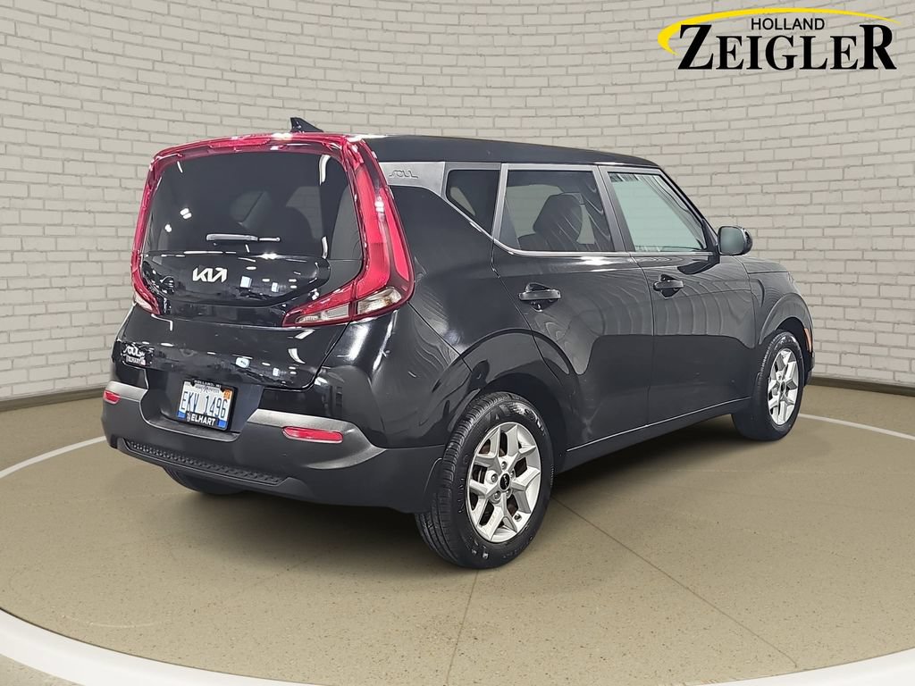 Used 2022 Kia Soul LX w/ Technology Package FWD image 5
