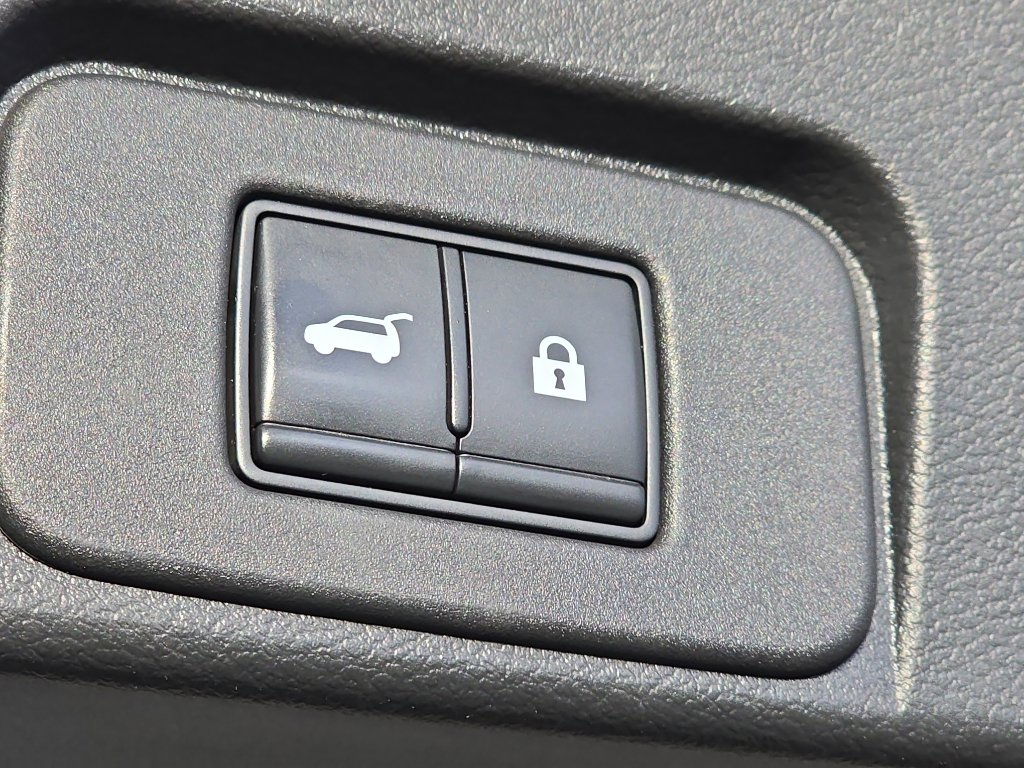 Used 2021 Nissan Rogue Platinum image 11