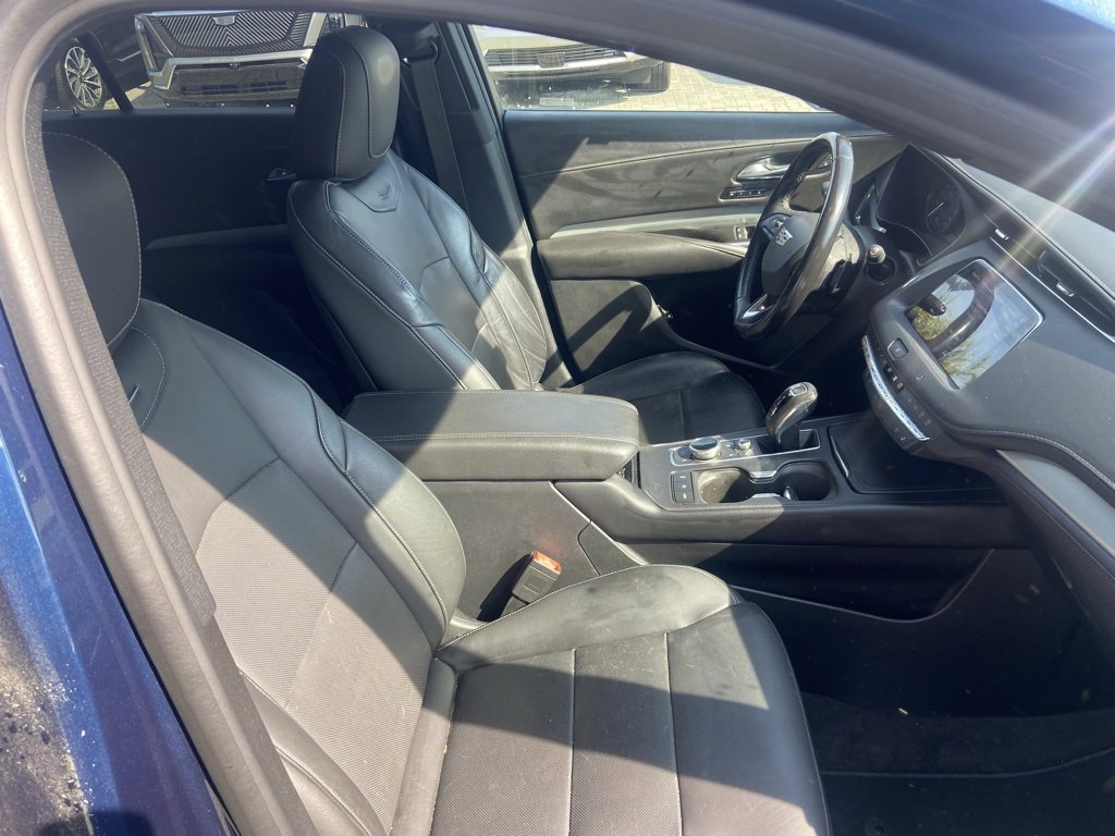 Used 2019 Cadillac XT4 Premium Luxury image 16