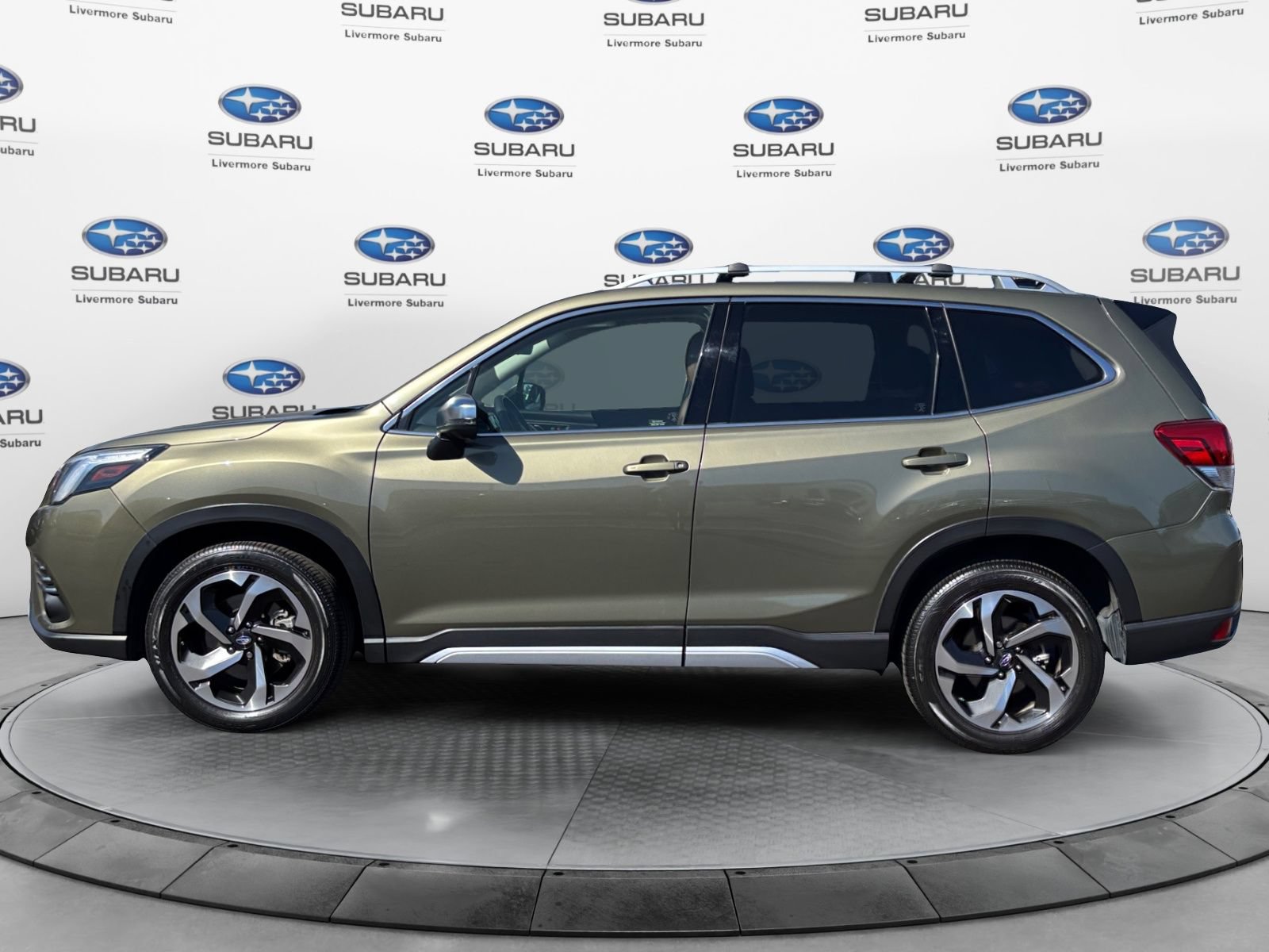 Certified 2024 Subaru Forester Touring AWD/4WD image 3