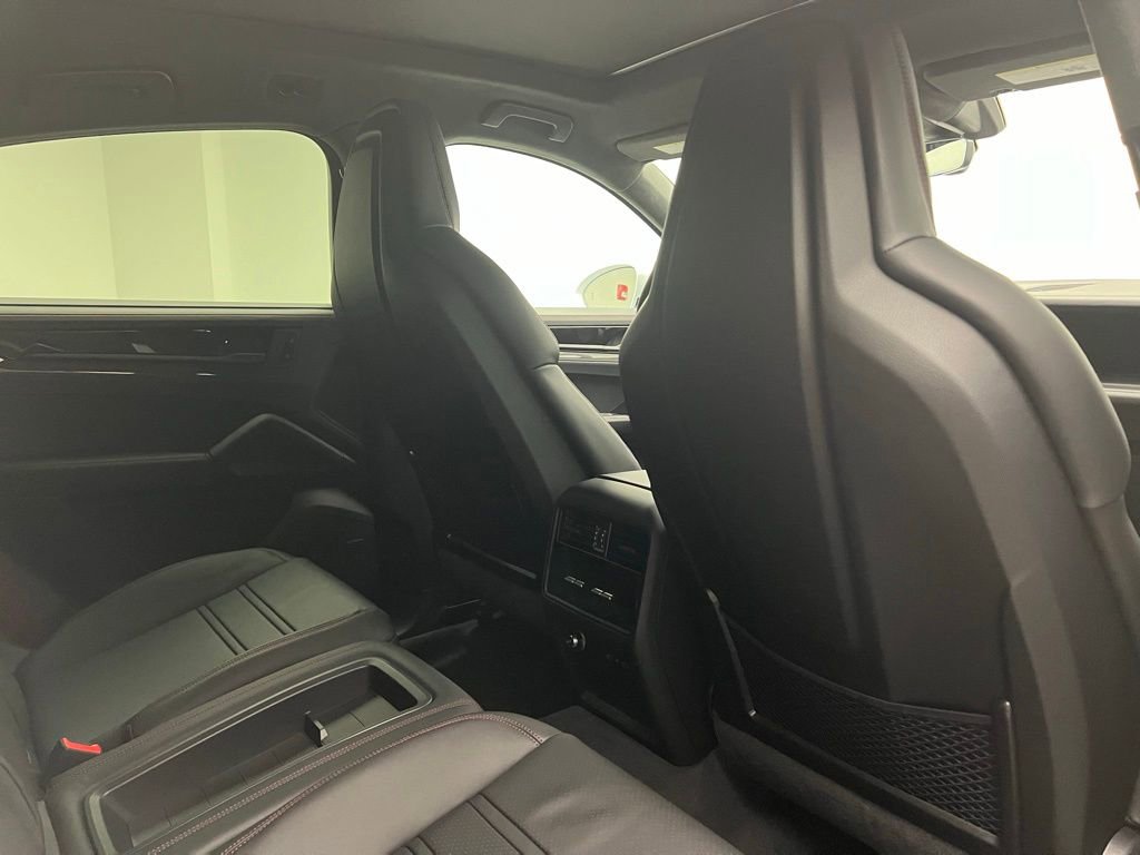 New 2026 Porsche Cayenne GTS image 16