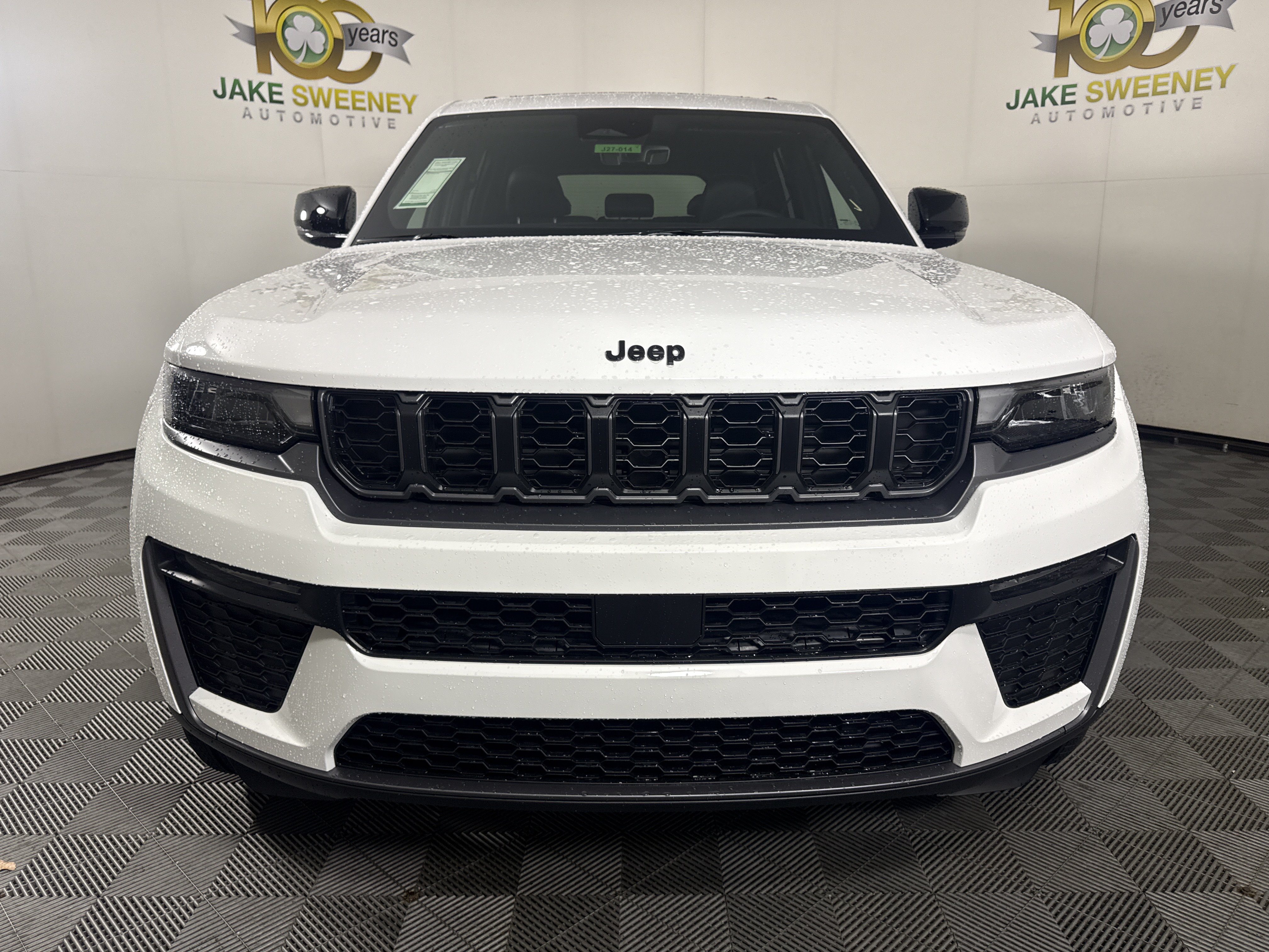 New 2027 Jeep Grand Cherokee Limited AWD/4WD image 3