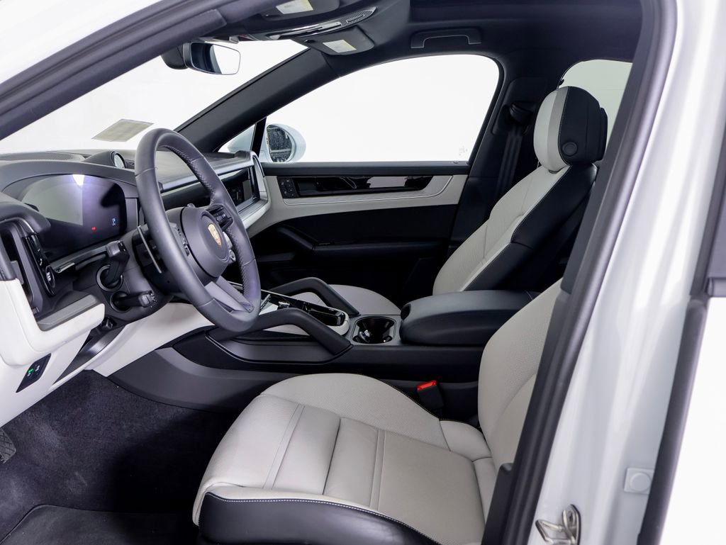 Certified 2025 Porsche Cayenne E-Hybrid Coupe AWD/4WD image 5