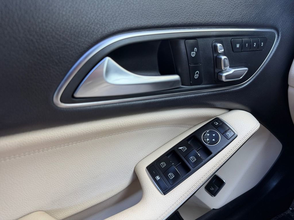 Used 2018 Mercedes-Benz CLA 250 image 11