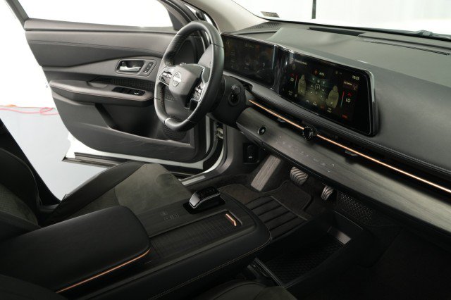 Used 2023 Nissan Ariya AWD image 45