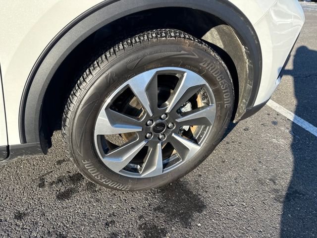 Used 2025 Ford Escape Platinum w/ Premium Technology Package image 9