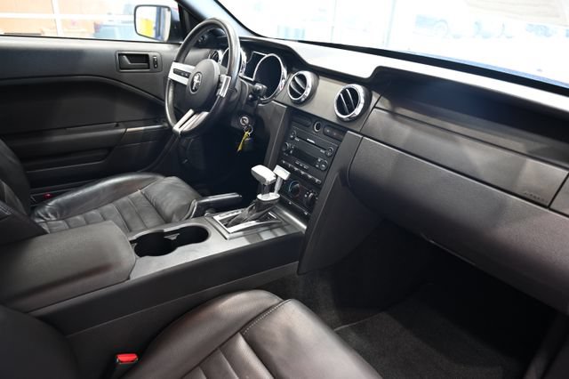 Used 2005 Ford Mustang GT Premium RWD image 13