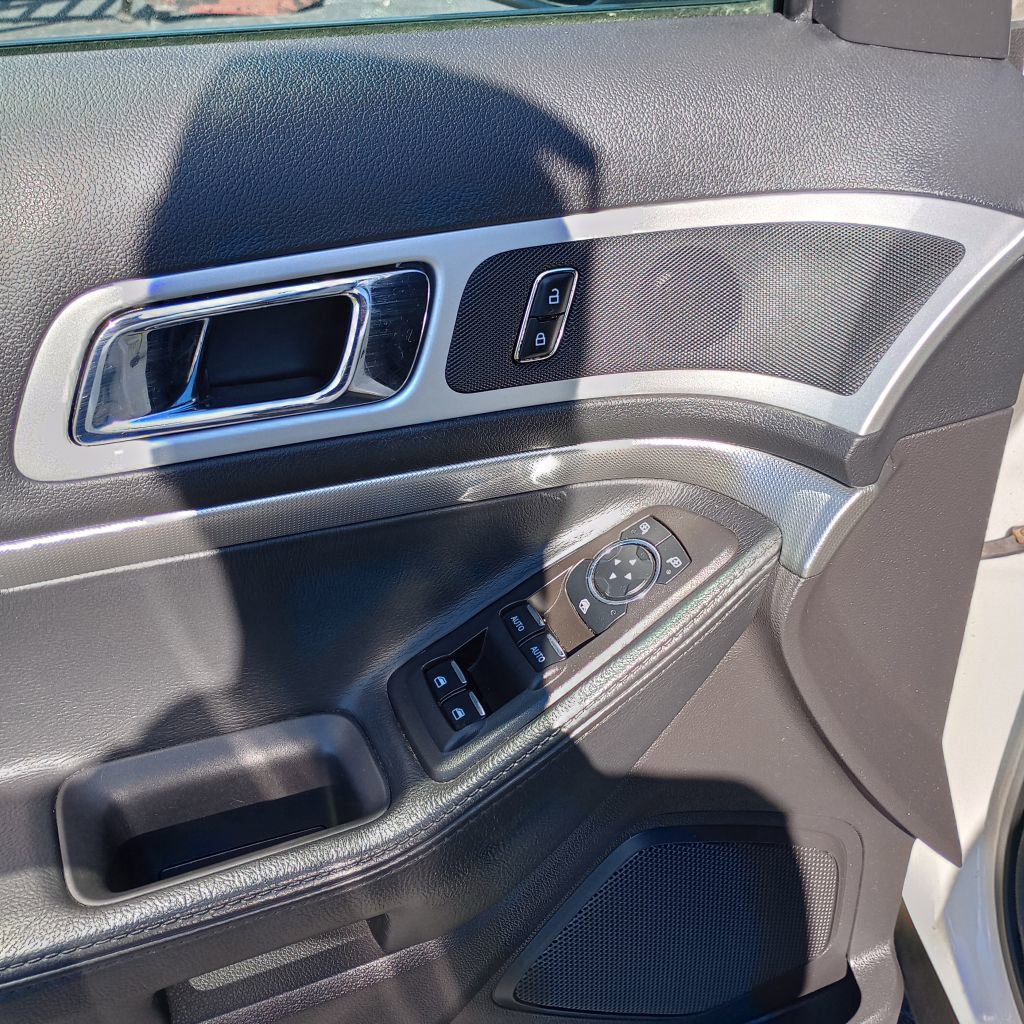 Used 2012 Ford Explorer XLT AWD/4WD image 12