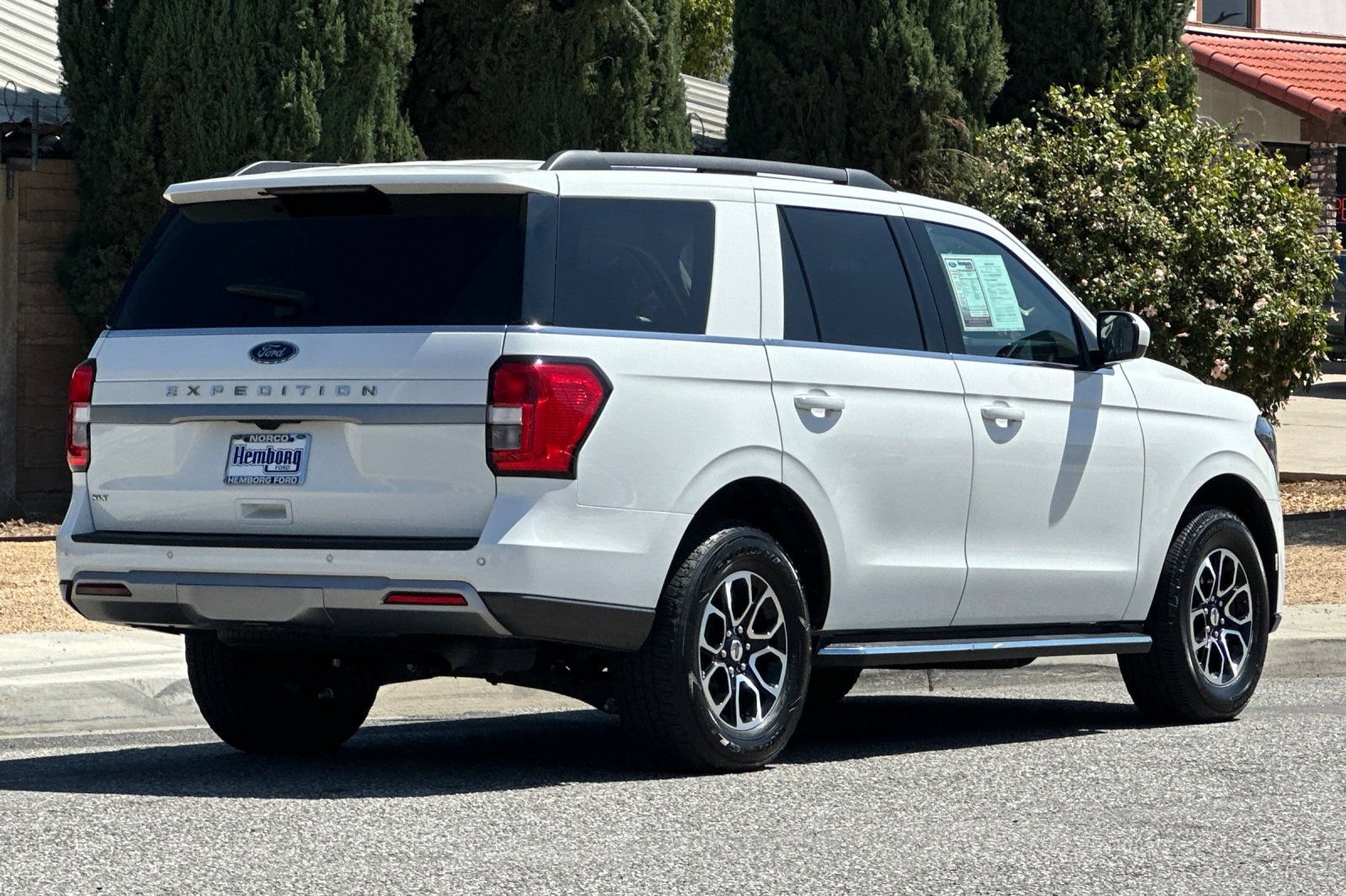 Used 2023 Ford Expedition XLT AWD/4WD image 4
