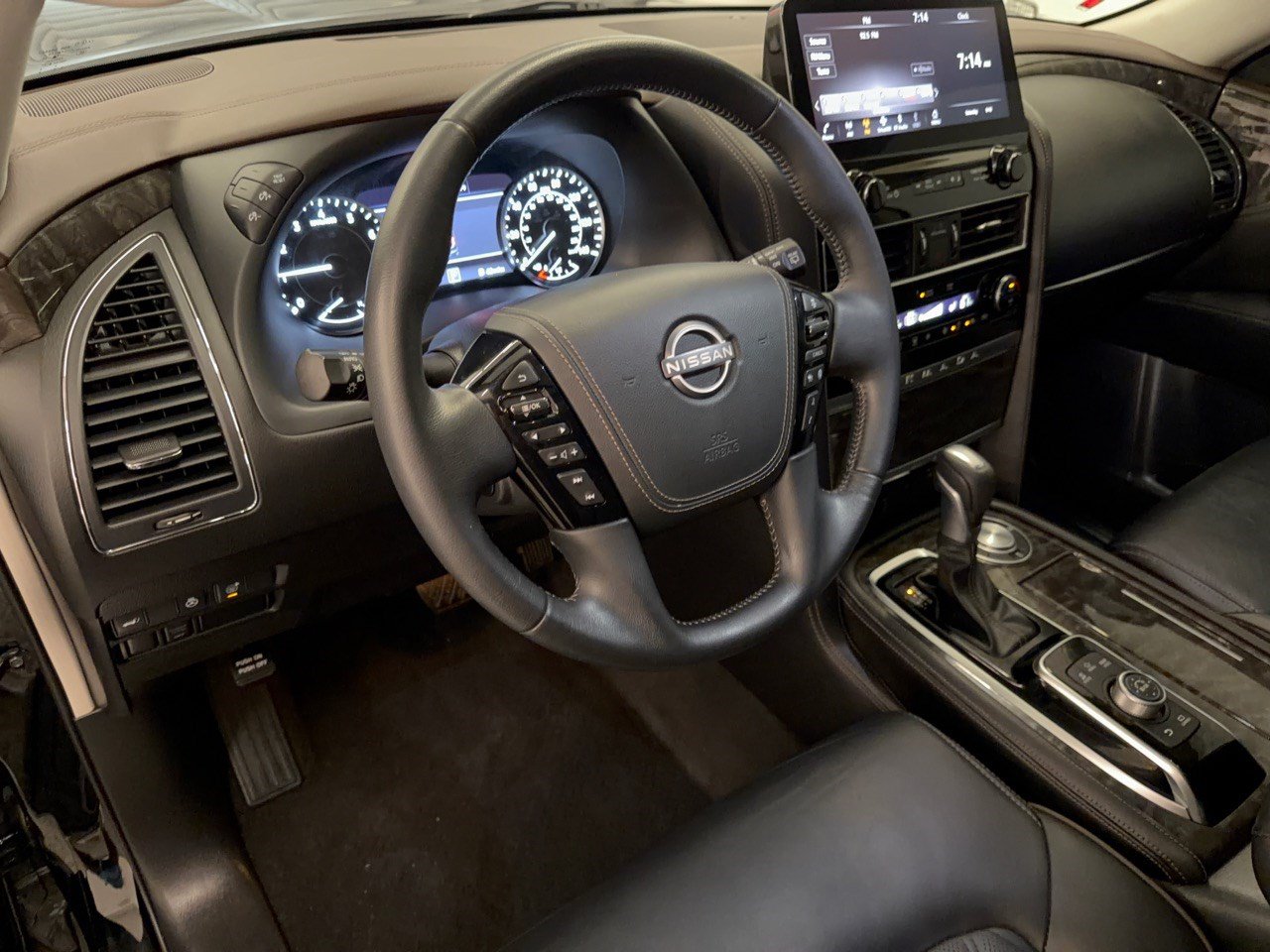 Used 2021 Nissan Armada Platinum w/ Captain's Chairs Package RWD image 4