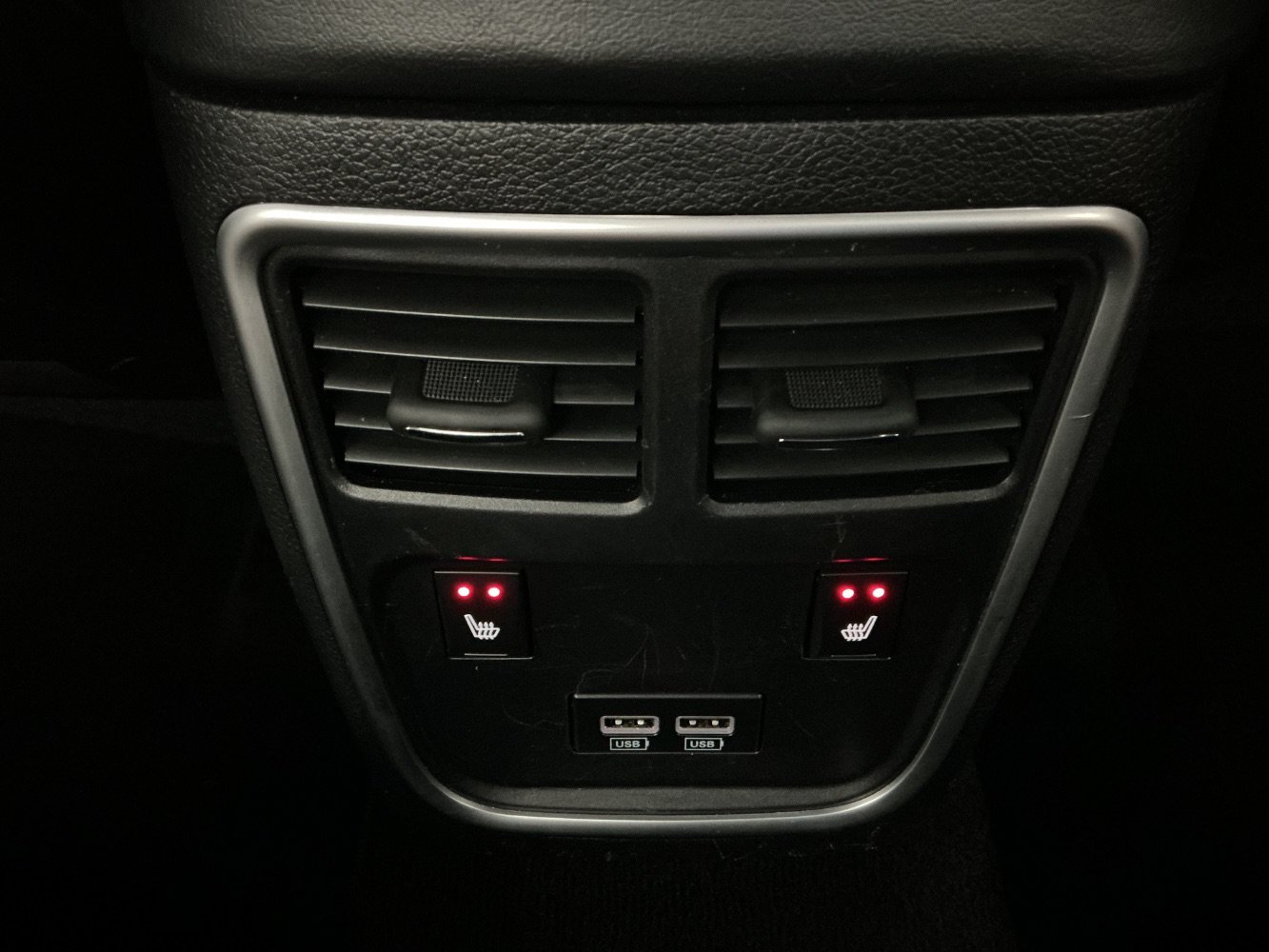 Used 2020 Dodge Charger SXT w/ Leather Interior Group RWD image 39