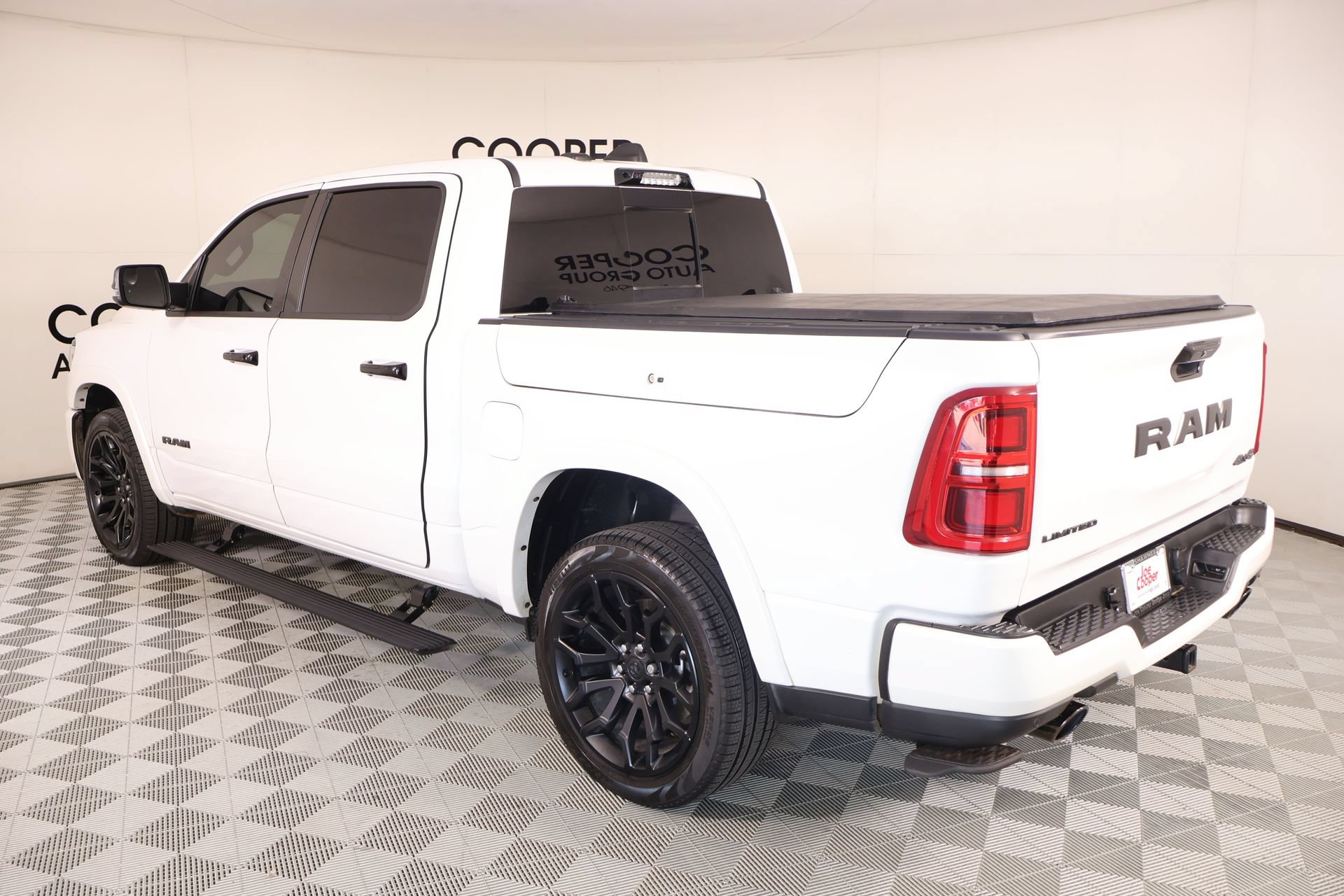 Used 2025 RAM 1500 Limited AWD/4WD image 24