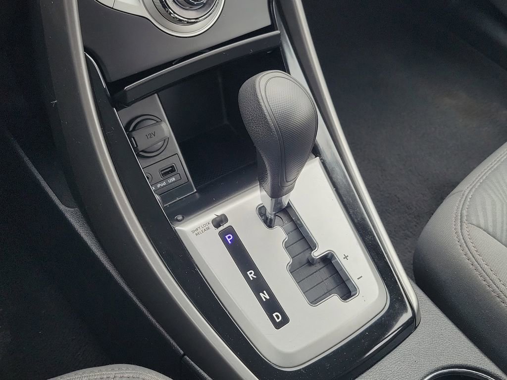 Used 2012 Hyundai Elantra GLS image 29