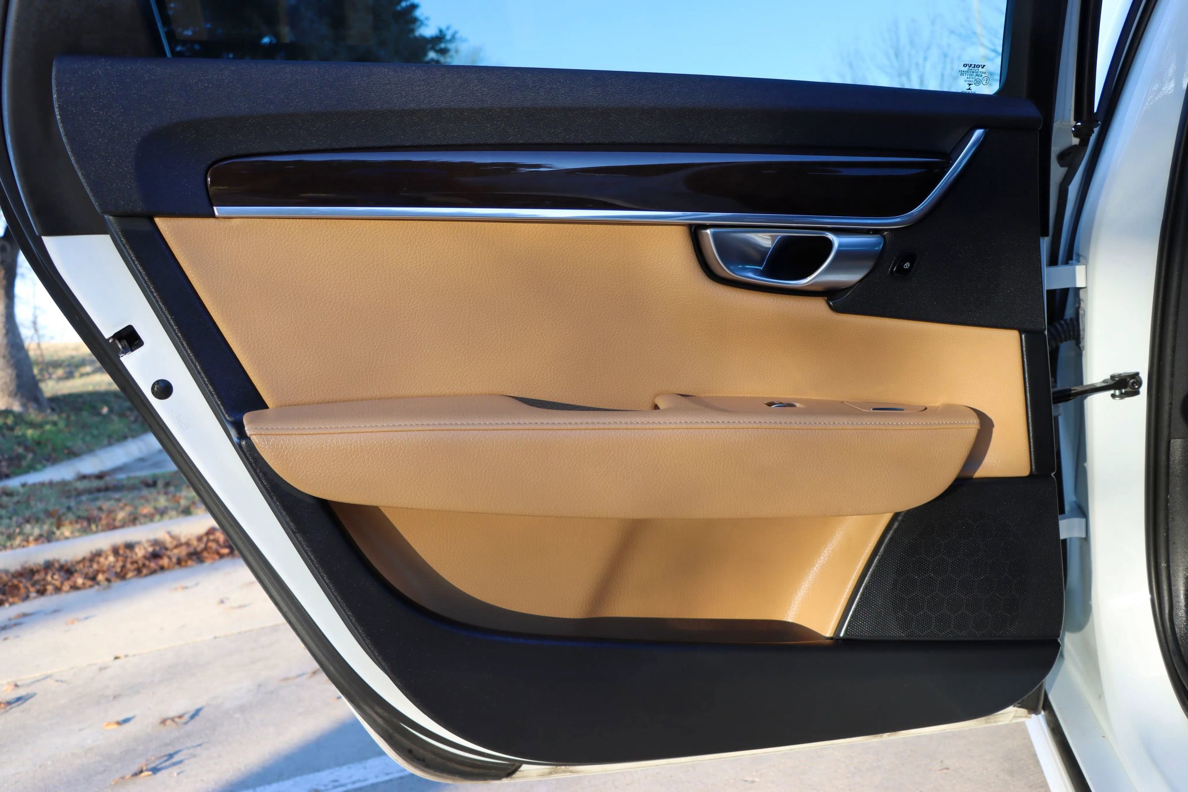 Used 2019 Volvo S90 T6 Momentum image 12