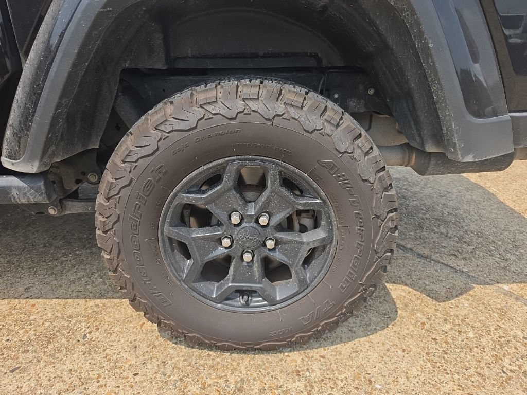 Used 2021 Jeep Gladiator Mojave AWD/4WD image 14