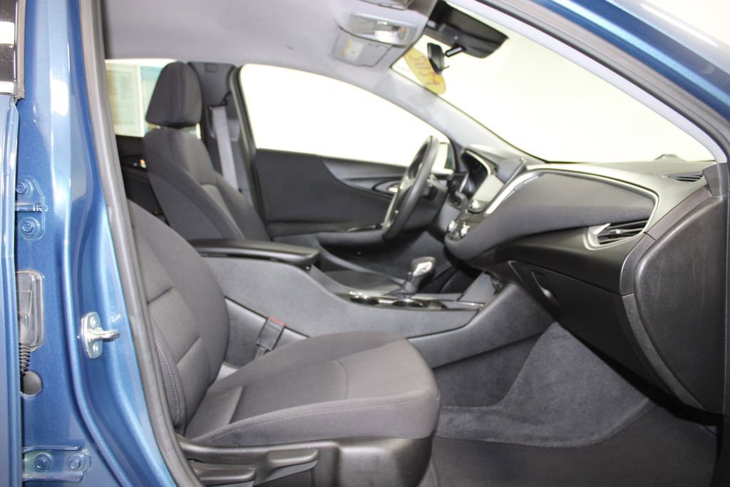 Used 2024 Chevrolet Malibu LT image 24